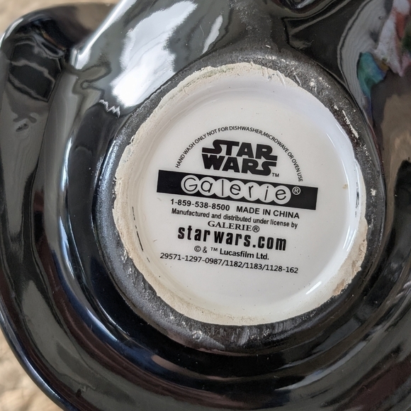 Star Wars Black Ceramic Darth Vader Mug - Picture 5 of 6